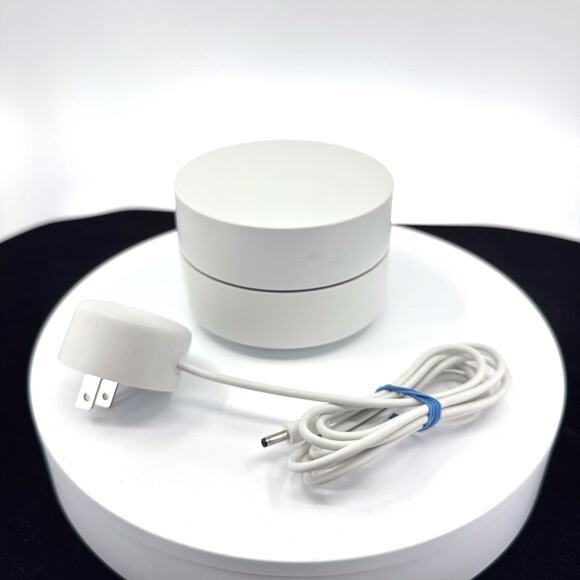 Google Wifi AC1200 - Mesh WiFi System - 1500 Sq Ft - Picture 3 of 16